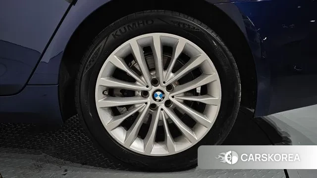 BMW 5 Series (G30) id 3374453 из Кореи 14