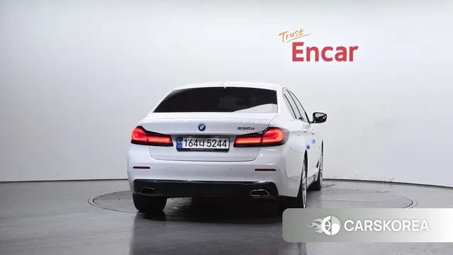 BMW 5 Series (G30) id 3462856 из Кореи 14