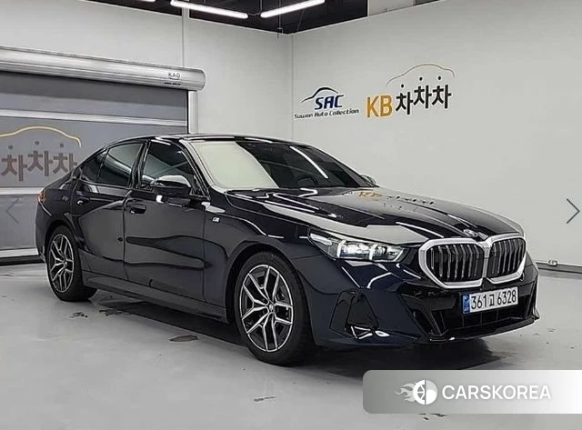 BMW 5 Series (G60) 2024 Черный из Кореи, фото 4