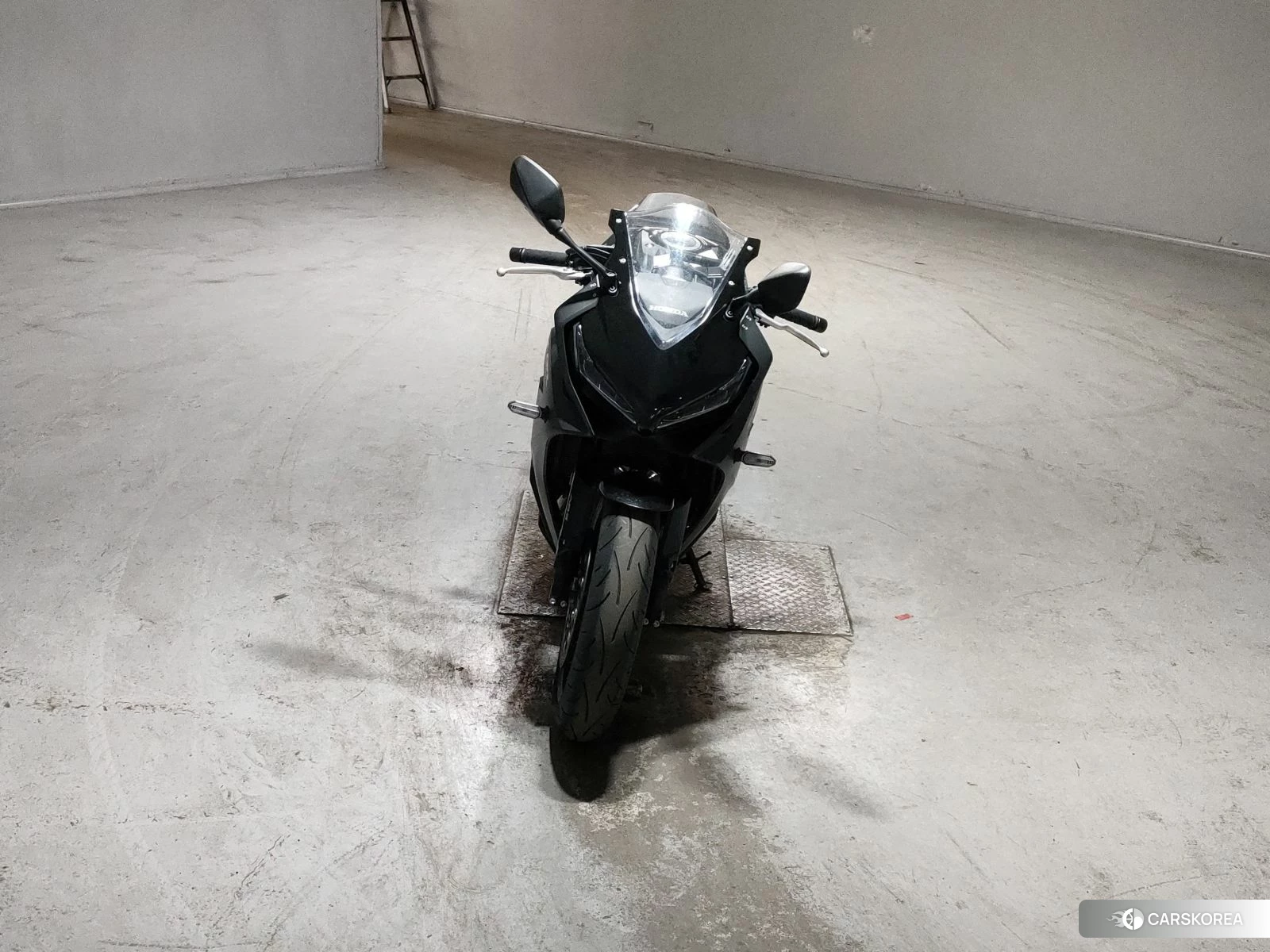 Проданный Honda CBR650R id 4200384 из Японии, фото 2