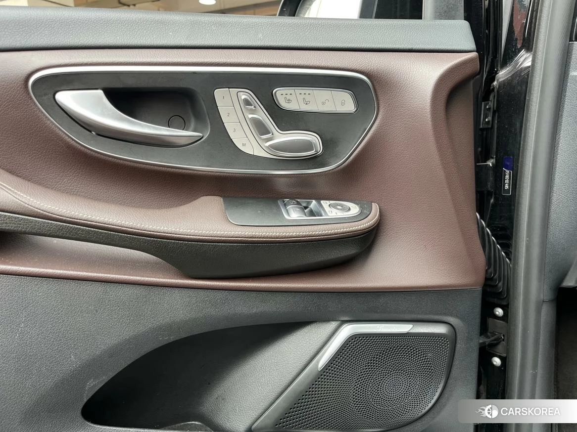 Mercedes-Benz V-class id 4473596 из Китая 18
