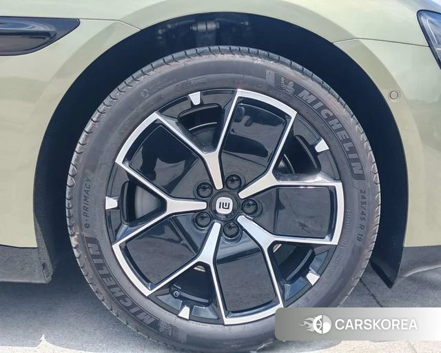 Xiaomi Car Xiaomi SU7 id 4190566 из Китая 17