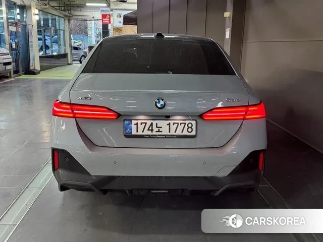 BMW 5 Series (G60) id 3609978 из Кореи 14