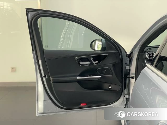 Mercedes-Benz Class C id 4290365 из Китая 17