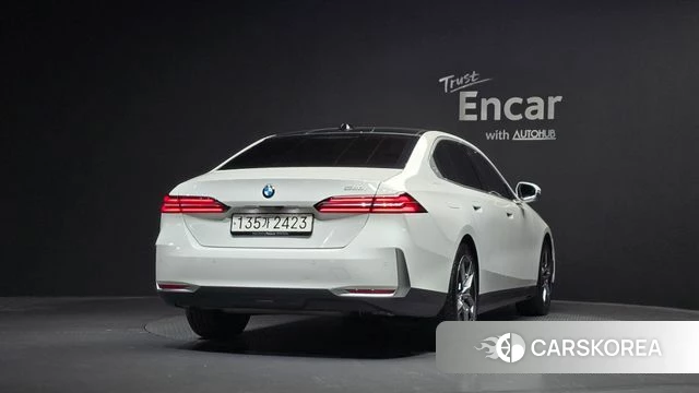 BMW 5 Series (G60) id 4400876 из Кореи 25
