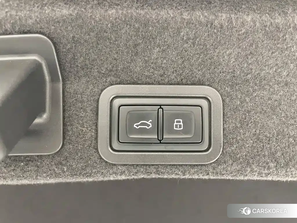 Audi A6L id 4679616 из Китая 24