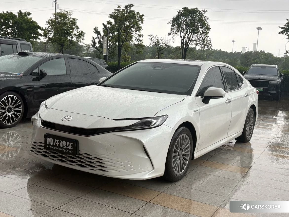 Toyota Camry 2024 Белый из Китая, фото 4