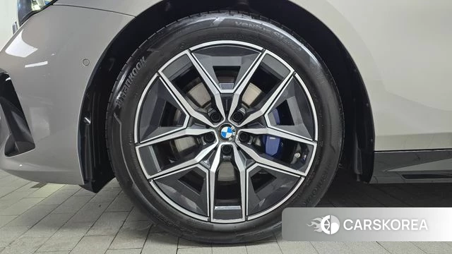 BMW 5 Series (G60) id 4548453 из Кореи 26