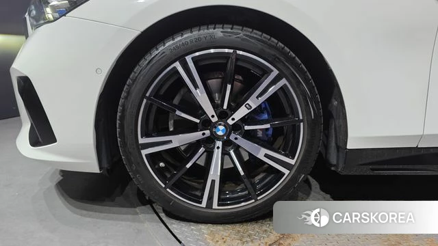 BMW 5 Series (G60) id 4617544 из Кореи 31