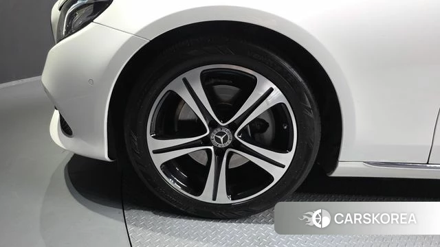 Mercedes-Benz E-Class W213 id 4397954 из Кореи 25