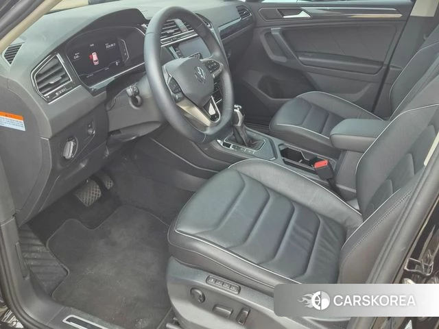 Volkswagen Tiguan second Generation 2024 Черный из Кореи, фото 4