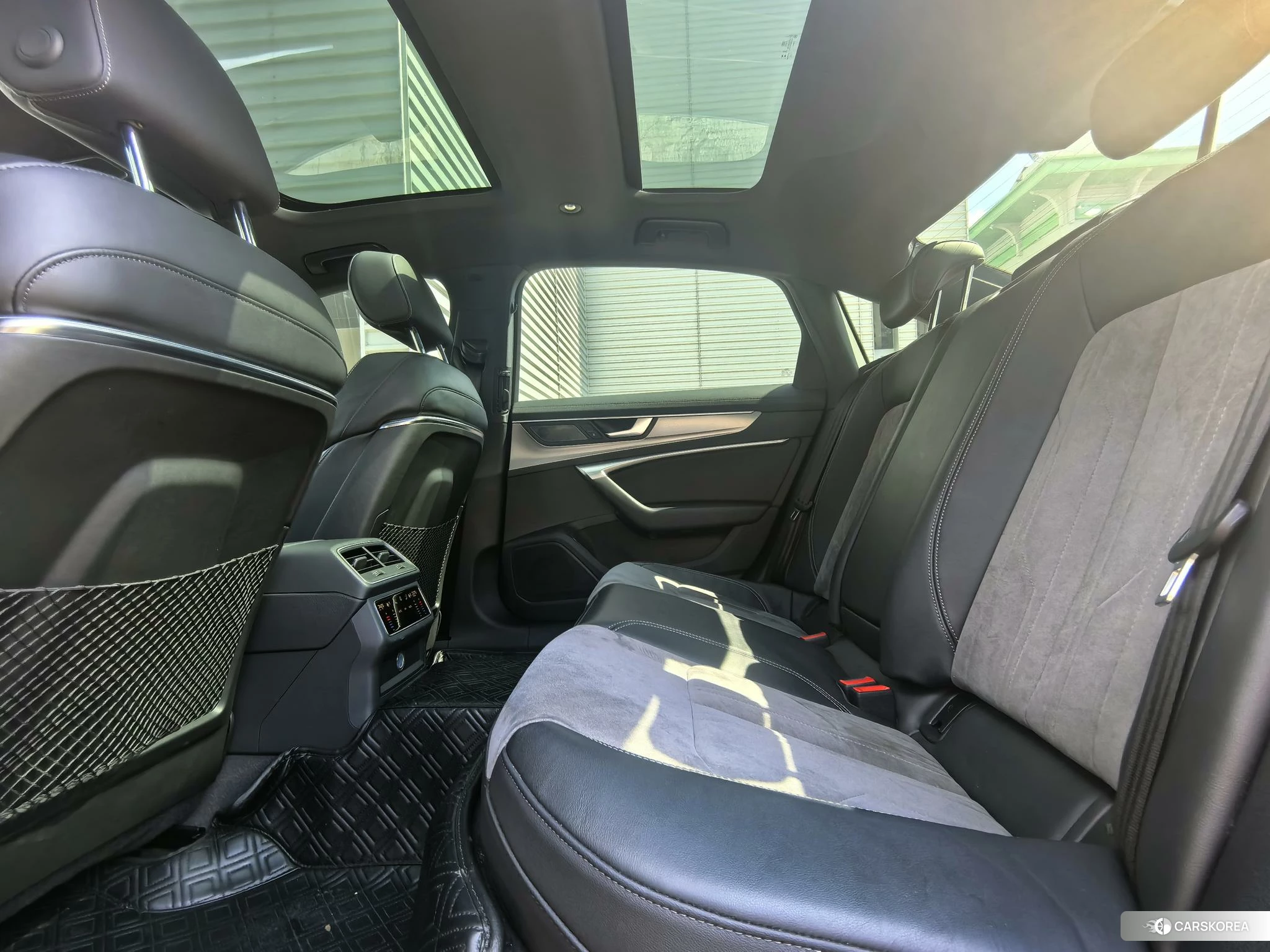 Audi A6L id 4406104 из Китая 12