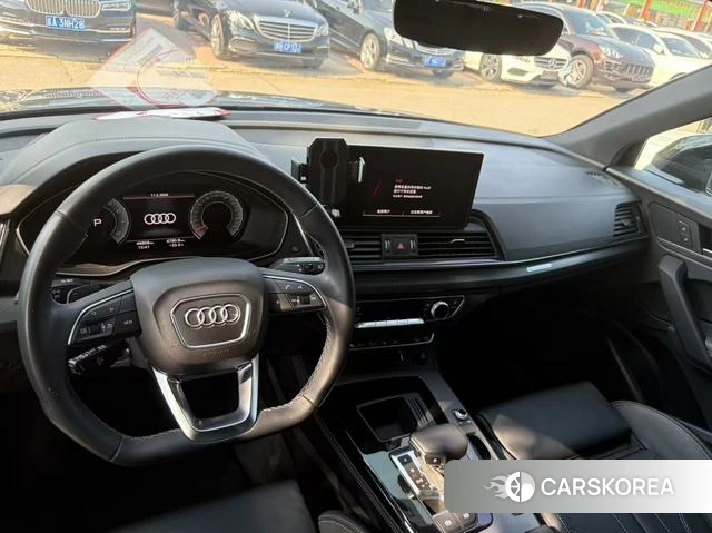 Audi Q5L 2022 Темно-серый из Китая, фото 4