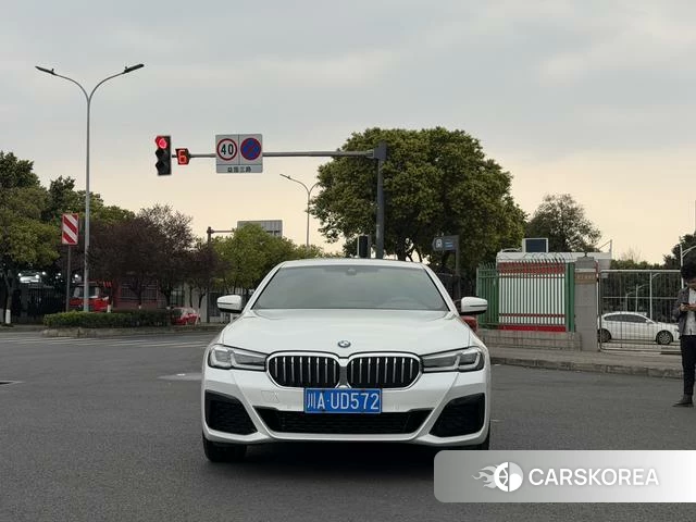 BMW 5 series 2022 Белый из Китая, фото 4