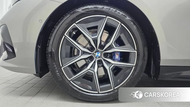 BMW 5 Series (G60) id 4778133 из Кореи 26