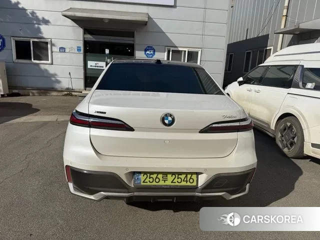 BMW 7 Series (G70) 2024 Белый из Кореи, фото 4