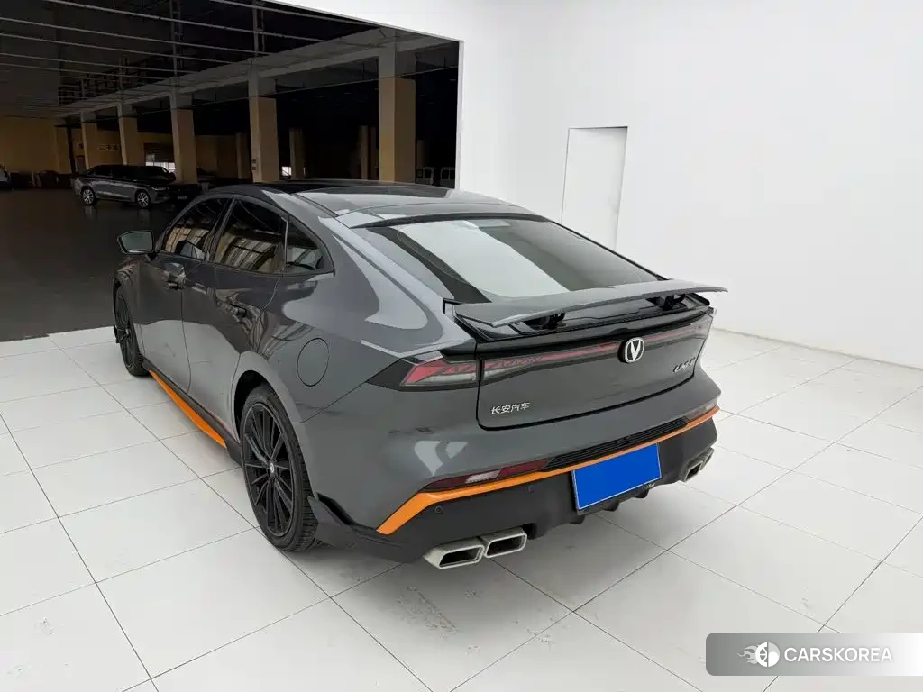 Chang'an UNI-V 2024 Silver/gray из Китая, фото 4