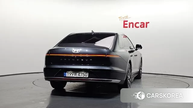 Hyundai Grandeur (GN7) id 3246963 из Кореи 14