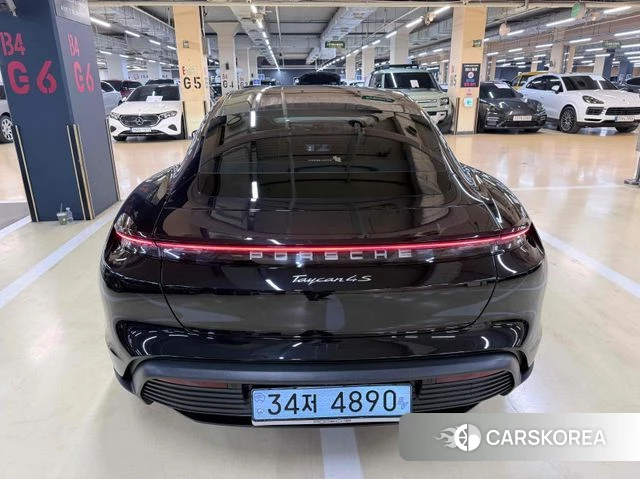 Porsche Taycan id 3866421 из Кореи 11