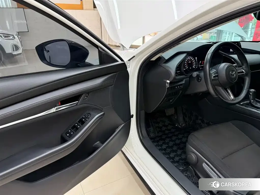 Mazda 3 id 4547930 из Китая 17