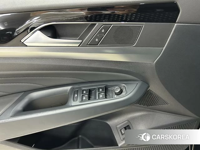 Volkswagen Passat id 4255917 из Китая 13