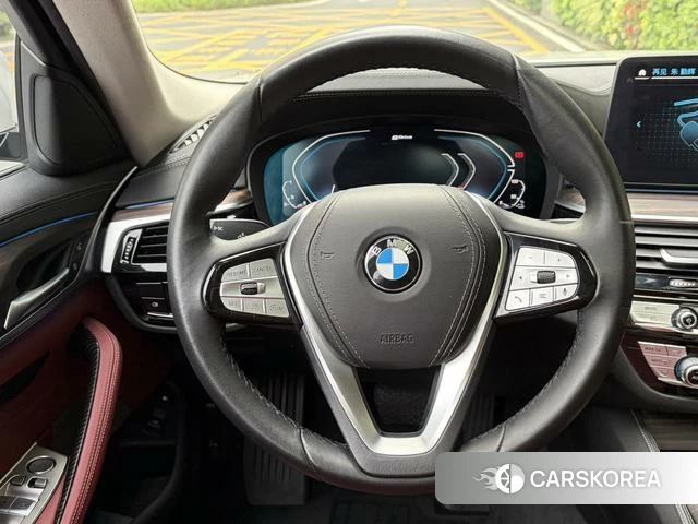 BMW 5 series PHEV id 4301277 из Китая 8