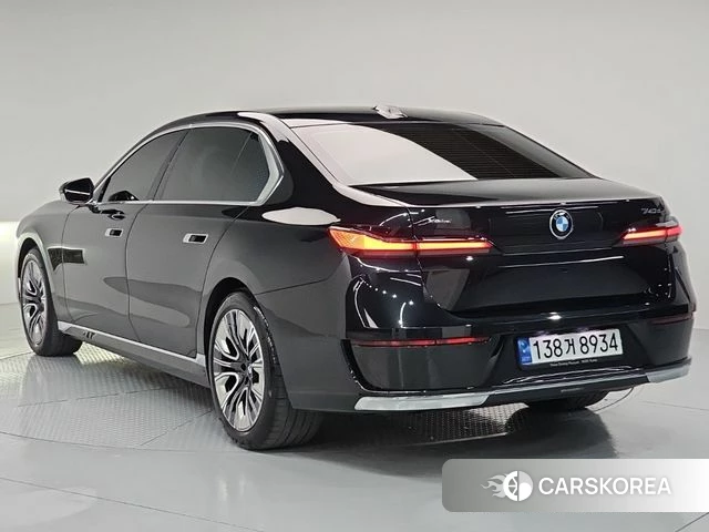 BMW 7 Series (G70) id 4395351 из Кореи 14