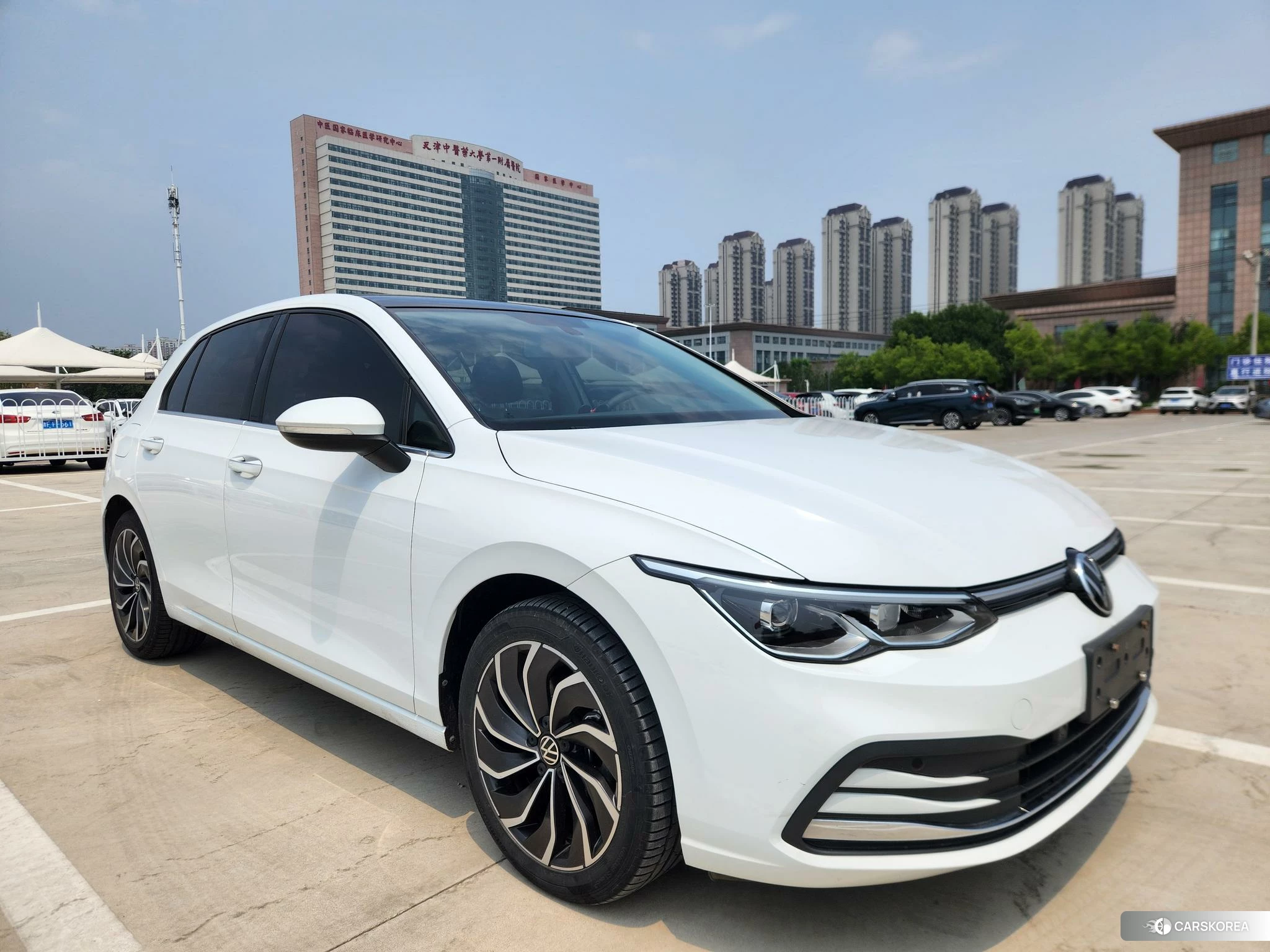 Volkswagen Golf 2022 Белый из Китая, фото 4