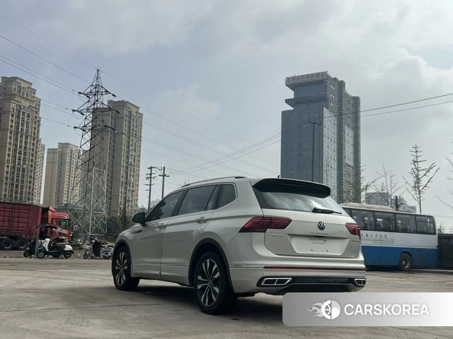 Volkswagen Tiguan L 2022 Шампань из Китая, фото 4