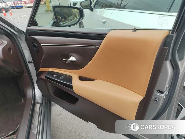 Lexus ES 2021 Серебристо-серый из Китая, фото 6
