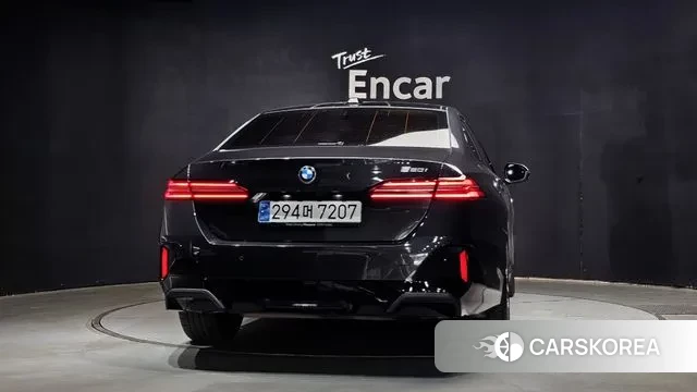 BMW 5 Series (G60) id 3776095 из Кореи 14