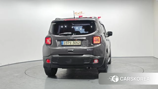 Jeep Renegade id 3713882 из Кореи 14