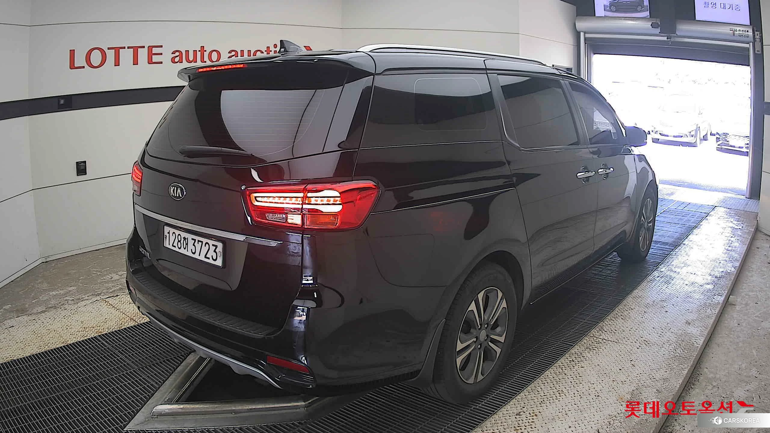 Kia Carnival id 4679358 из Кореи 32
