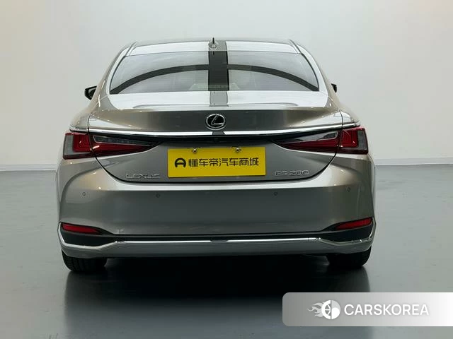 Lexus ES id 4238576 из Китая 14