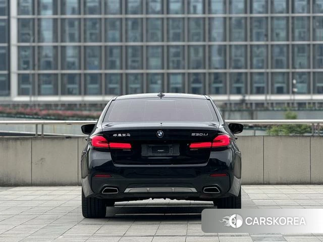 BMW 5 series 2021 Черный из Китая, фото 4
