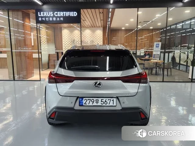 Lexus UX300h id 3310089 из Кореи 13