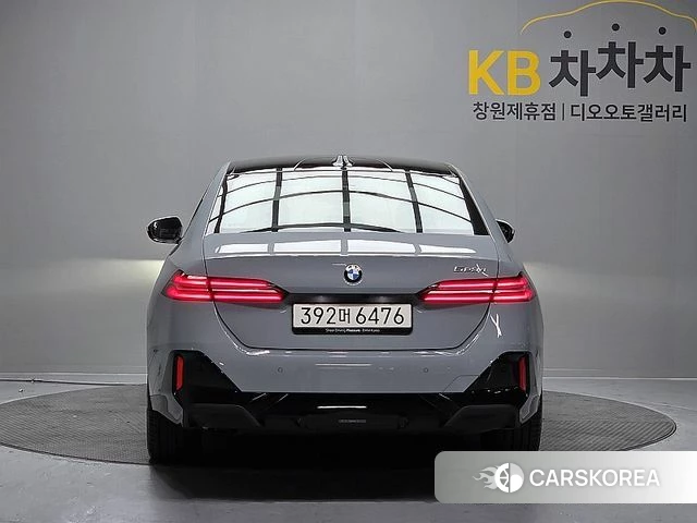 BMW 5 Series (G60) id 3896472 из Кореи 14