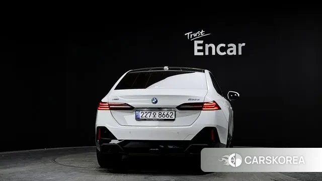 BMW 5 Series (G60) id 3629062 из Кореи 14