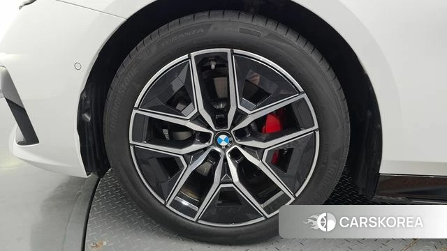 BMW 5 Series (G60) id 4421324 из Кореи 34