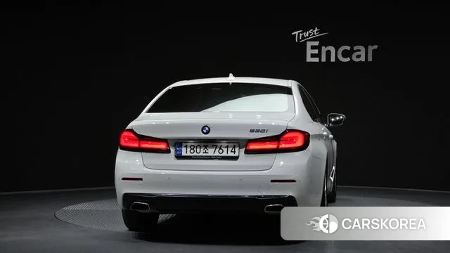 BMW 5 Series (G30) id 3640579 из Кореи 14