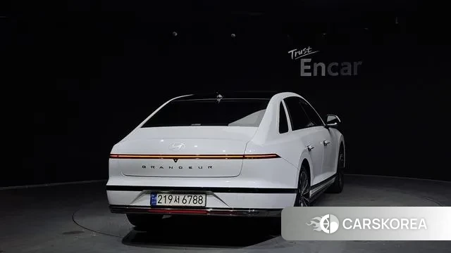 Hyundai Grandeur Hybrid (GN7) id 3576383 из Кореи 14