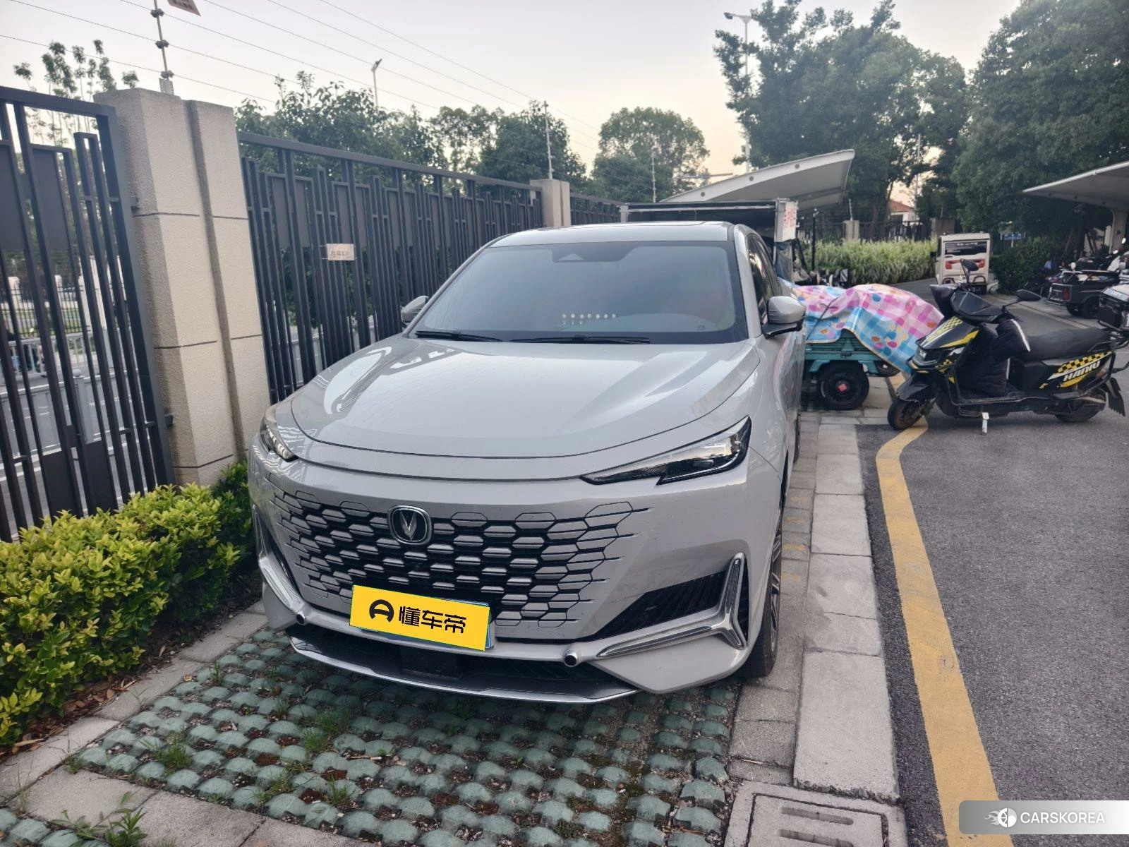 Chang'an UNI-K 2021 Серебристо-серый из Китая, фото 4