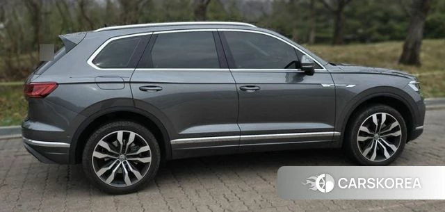 Volkswagen Touareg 3rd generation 2020 Серый из Кореи, фото 4