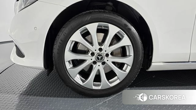 Mercedes-Benz E-Class W213 id 4900380 из Кореи 28