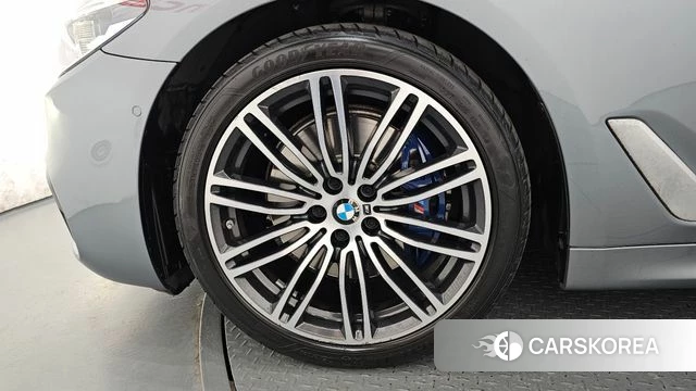 BMW 5 Series (G30) id 4225347 из Кореи 26