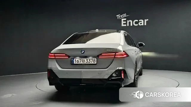 BMW 5 Series (G60) id 3359410 из Кореи 14