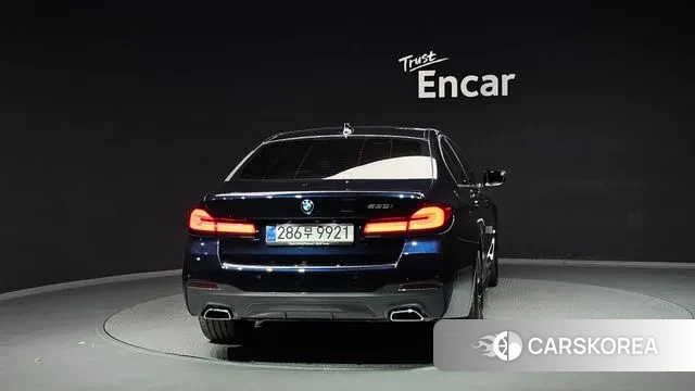 BMW 5 Series (G30) id 3437573 из Кореи 14