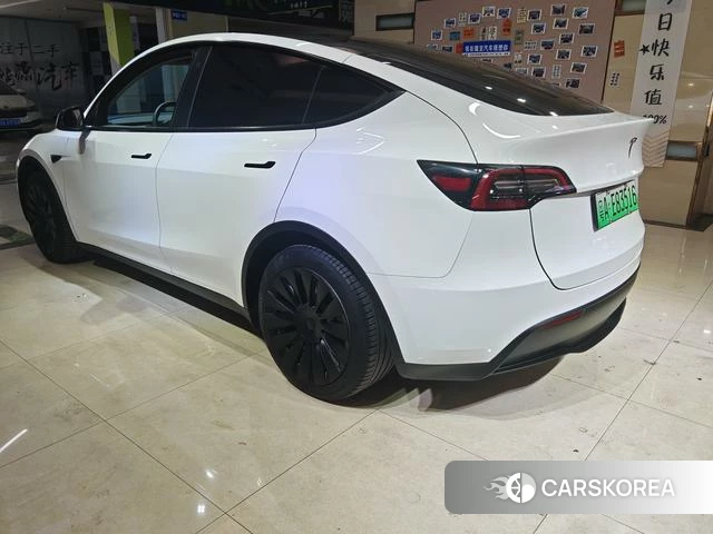 Tesla Model Y 2023 Белый из Китая, фото 5