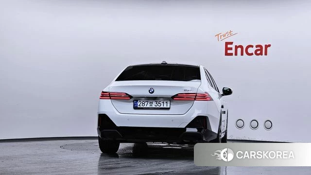 BMW 5 Series (G60) id 4381548 из Кореи 33