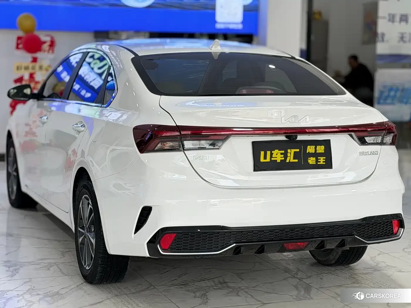 Kia K3 2023 Белый из Китая, фото 4